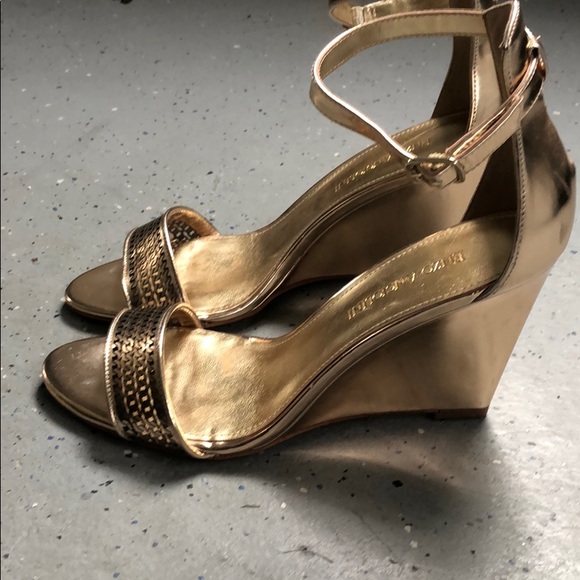 Enzo gold wedge sandals - great condition - Picture 2 of 6